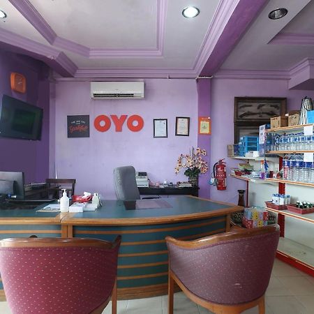 Oyo 89892 Hotel Jeli Inn Exteriör bild