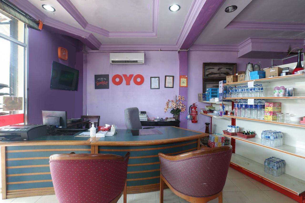 Oyo 89892 Hotel Jeli Inn Exteriör bild